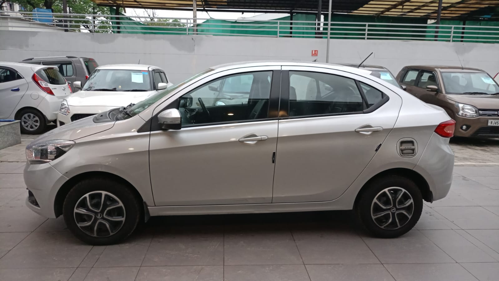 Tata Tigor XT