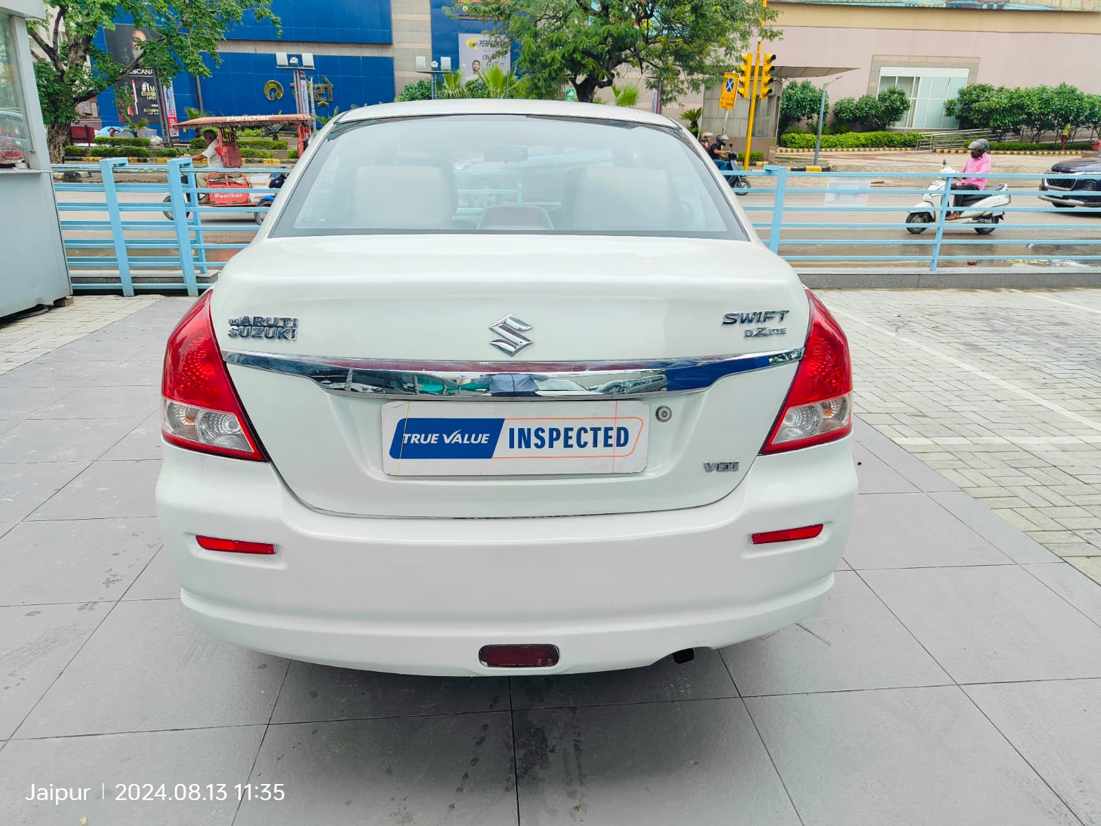 Maruti Suzuki Swift Dzire Vdi- White