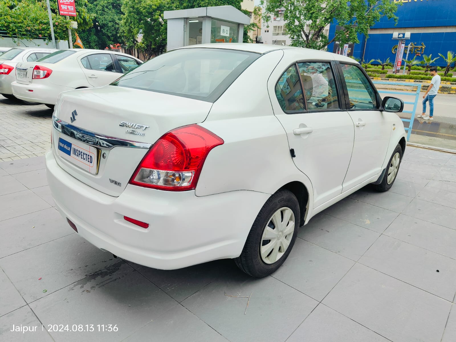 Maruti Suzuki Swift Dzire Vdi- White