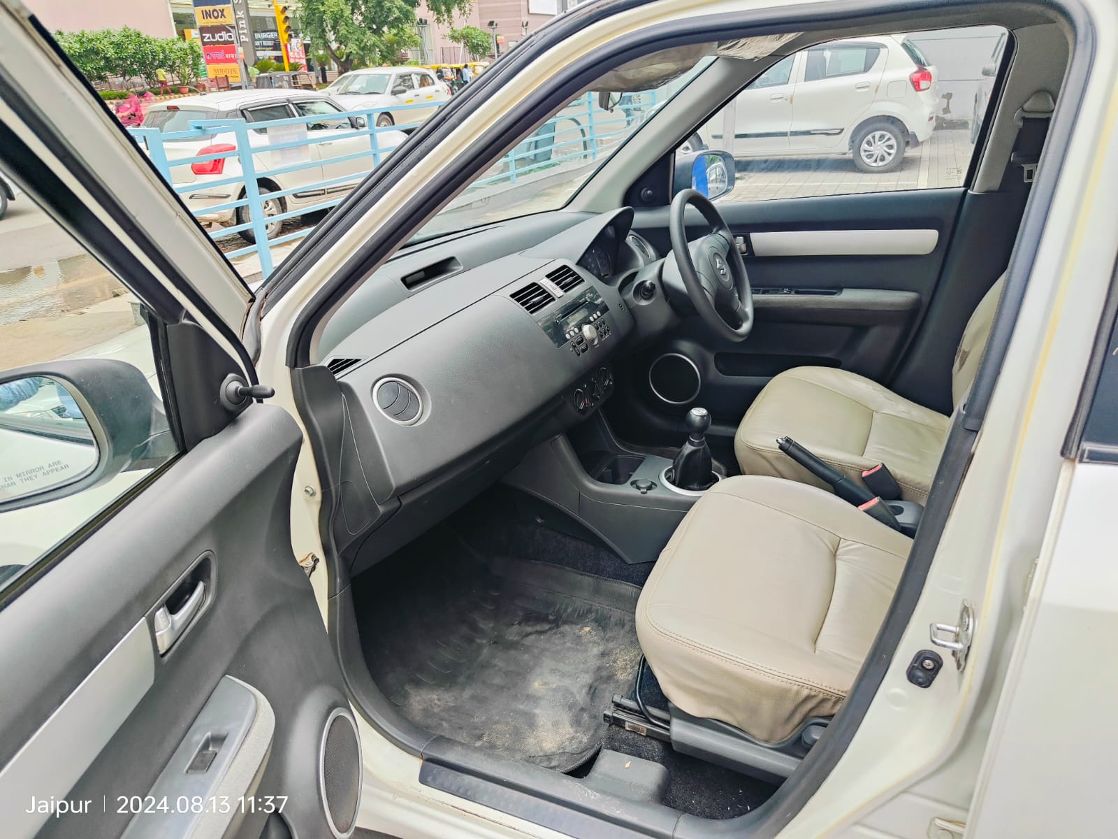 Maruti Suzuki Swift Dzire Vdi- White