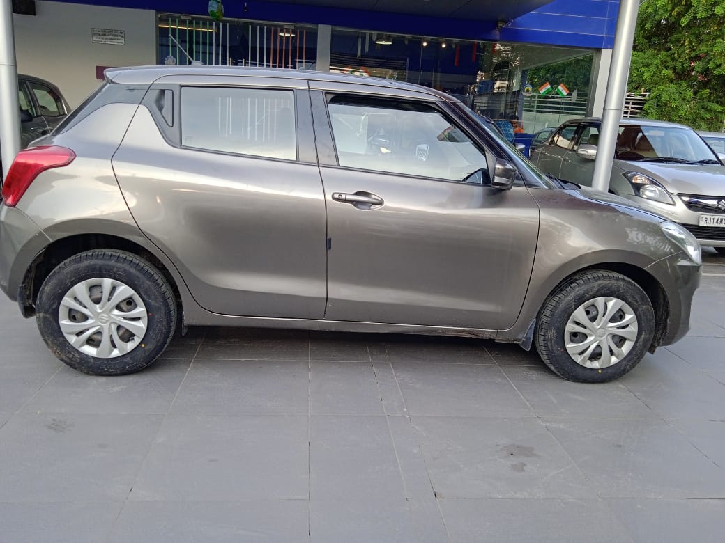 Maruti Suzuki Swift Vxi- Grey