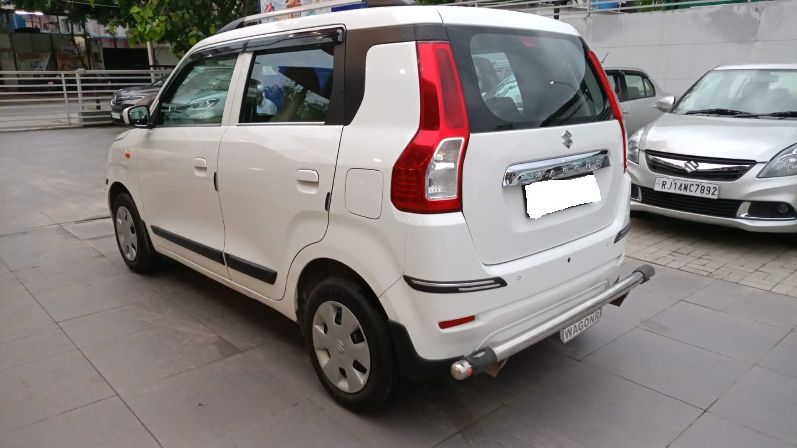 Maruti Suzuki Wagon R Vxi- White