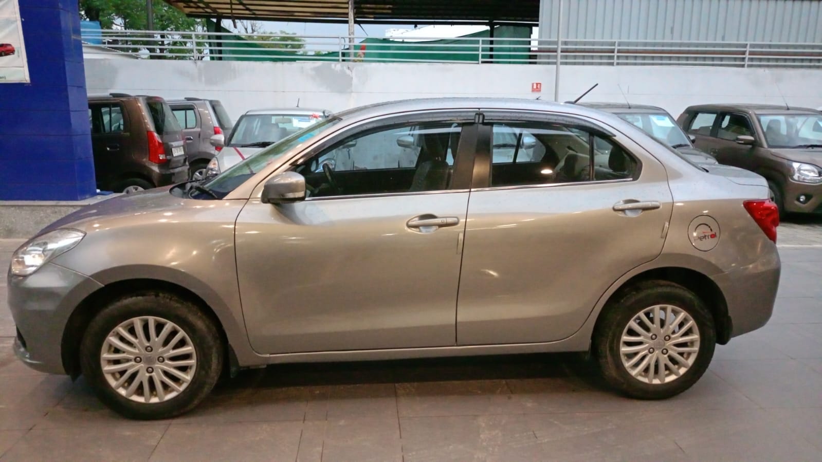 Maruti Suzuki Dzire Zxi-Silver