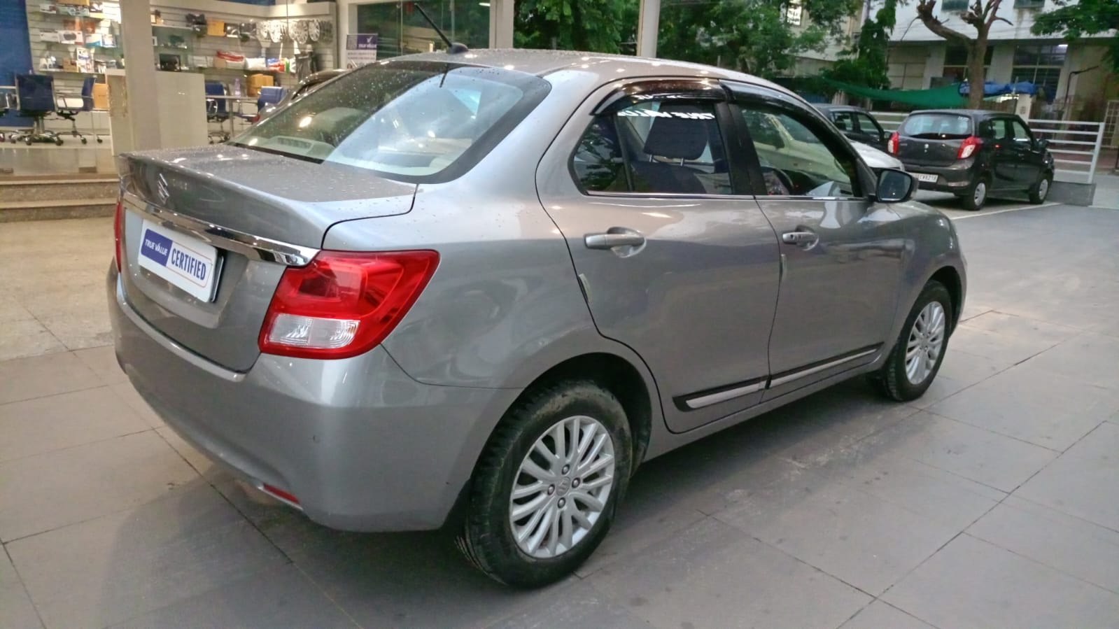 Maruti Suzuki Dzire Zxi-Silver