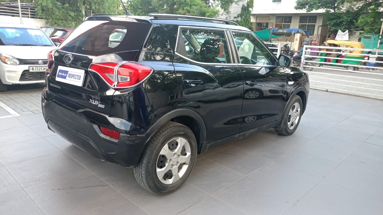 Mahindra Xuv 300 W6 PM