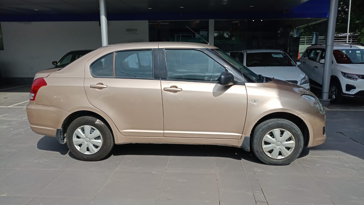 Maruti Suzuki Dzire Vxi - Beige