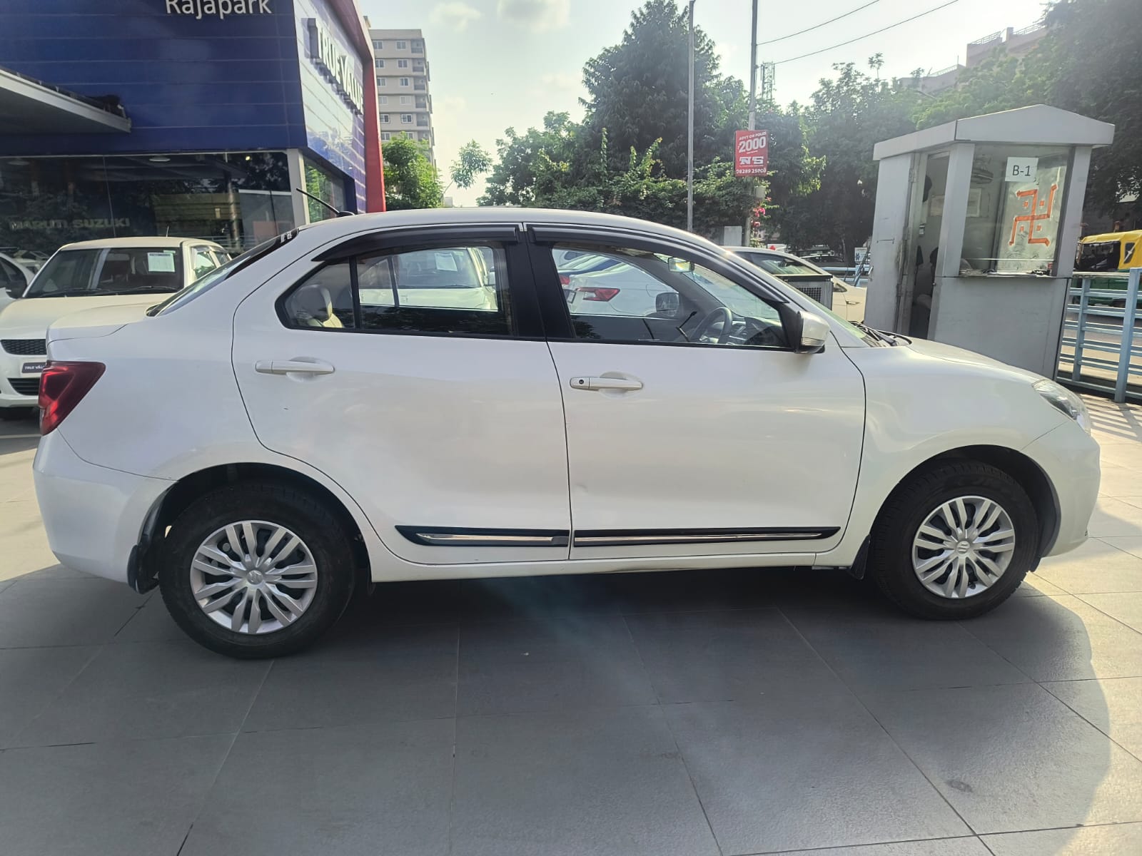 Maruti Suzuki Dzire Vxi- White