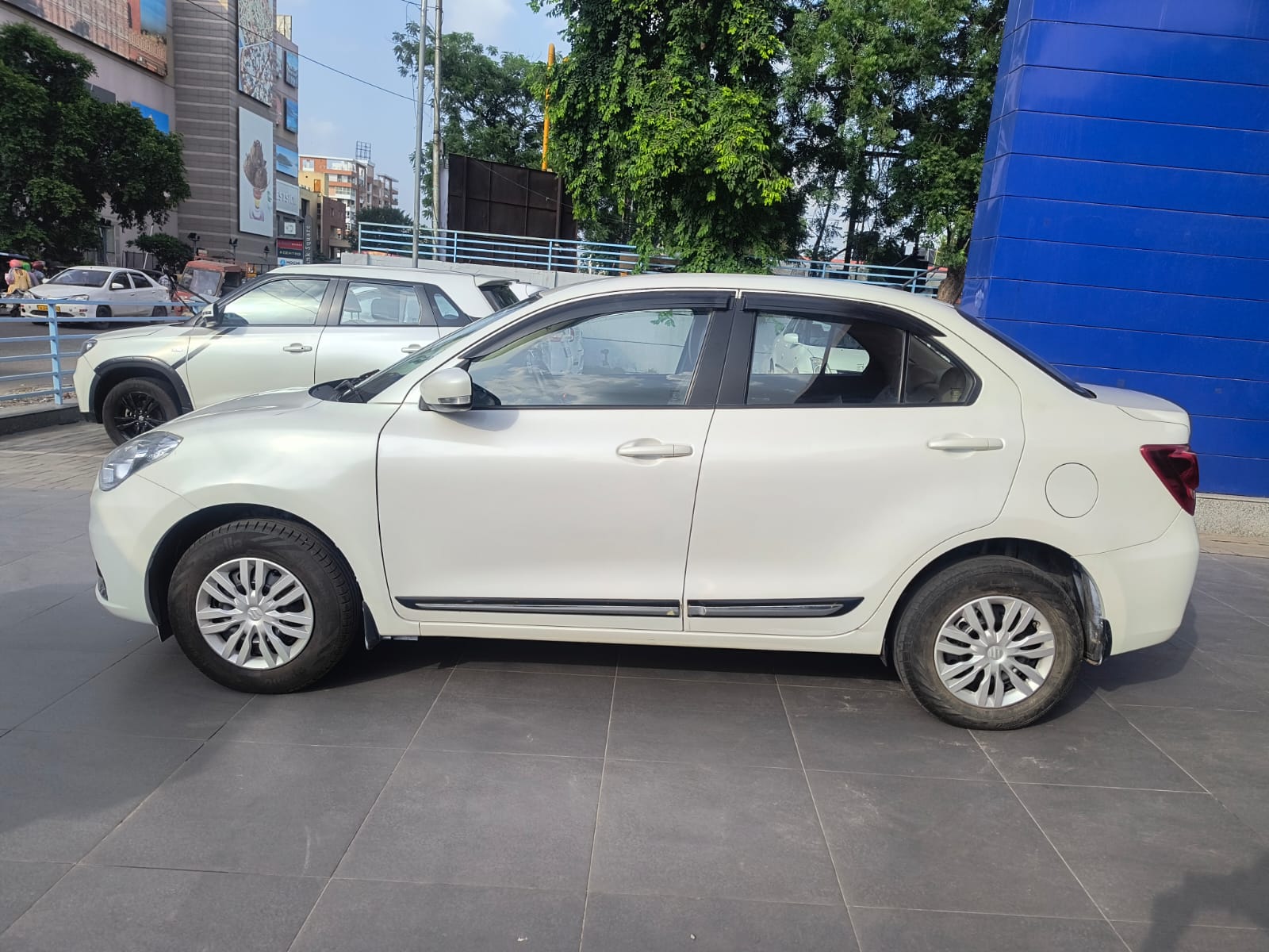 Maruti Suzuki Dzire Vxi- White