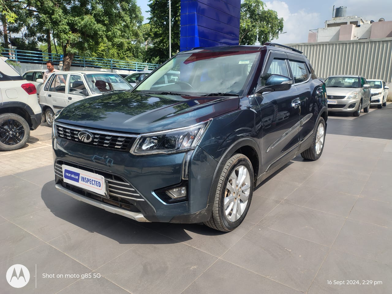 Mahindra XUV 300 1.5D MHEV W8