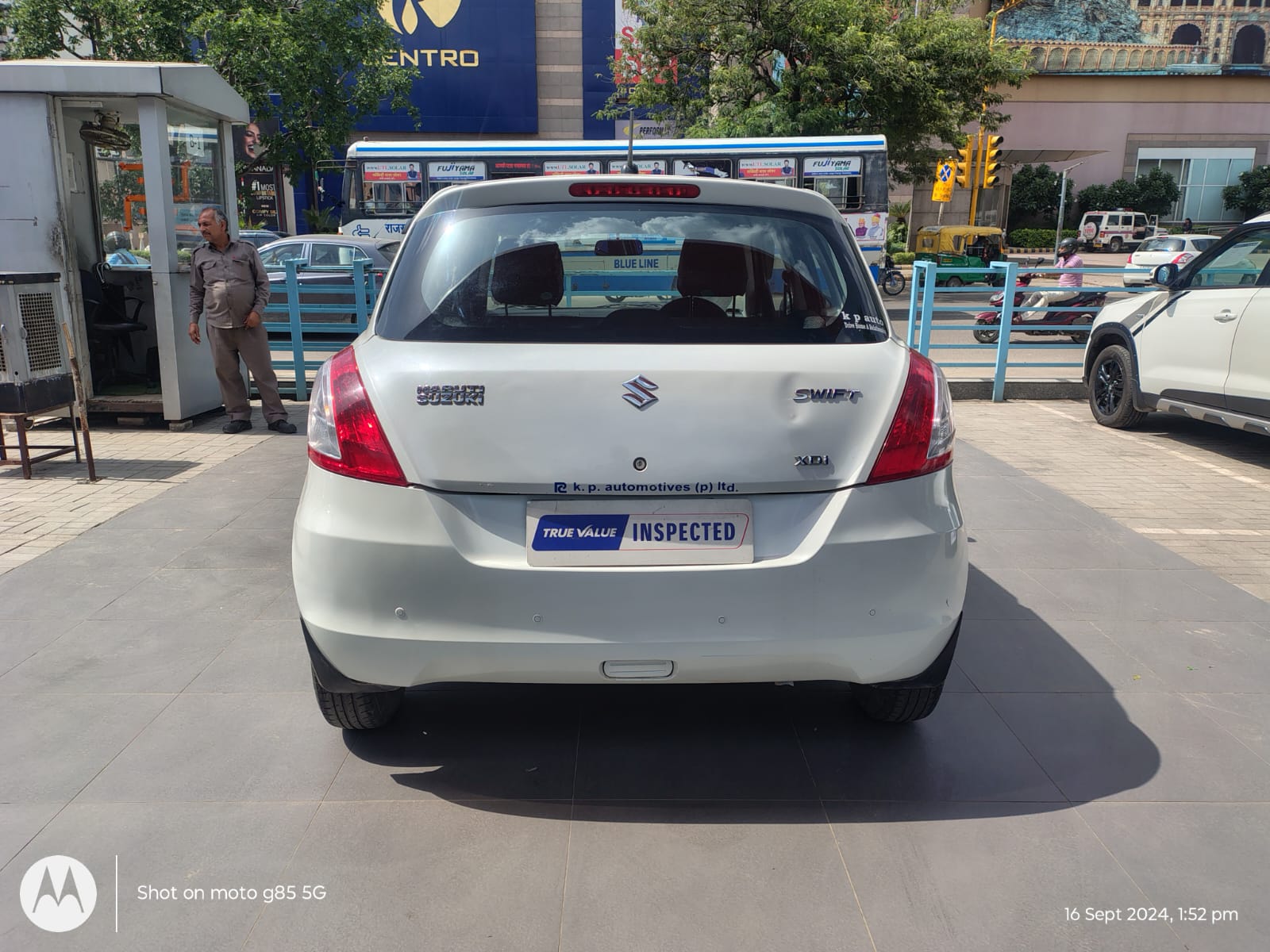 Maruti Suzuki Swift Ldi-White