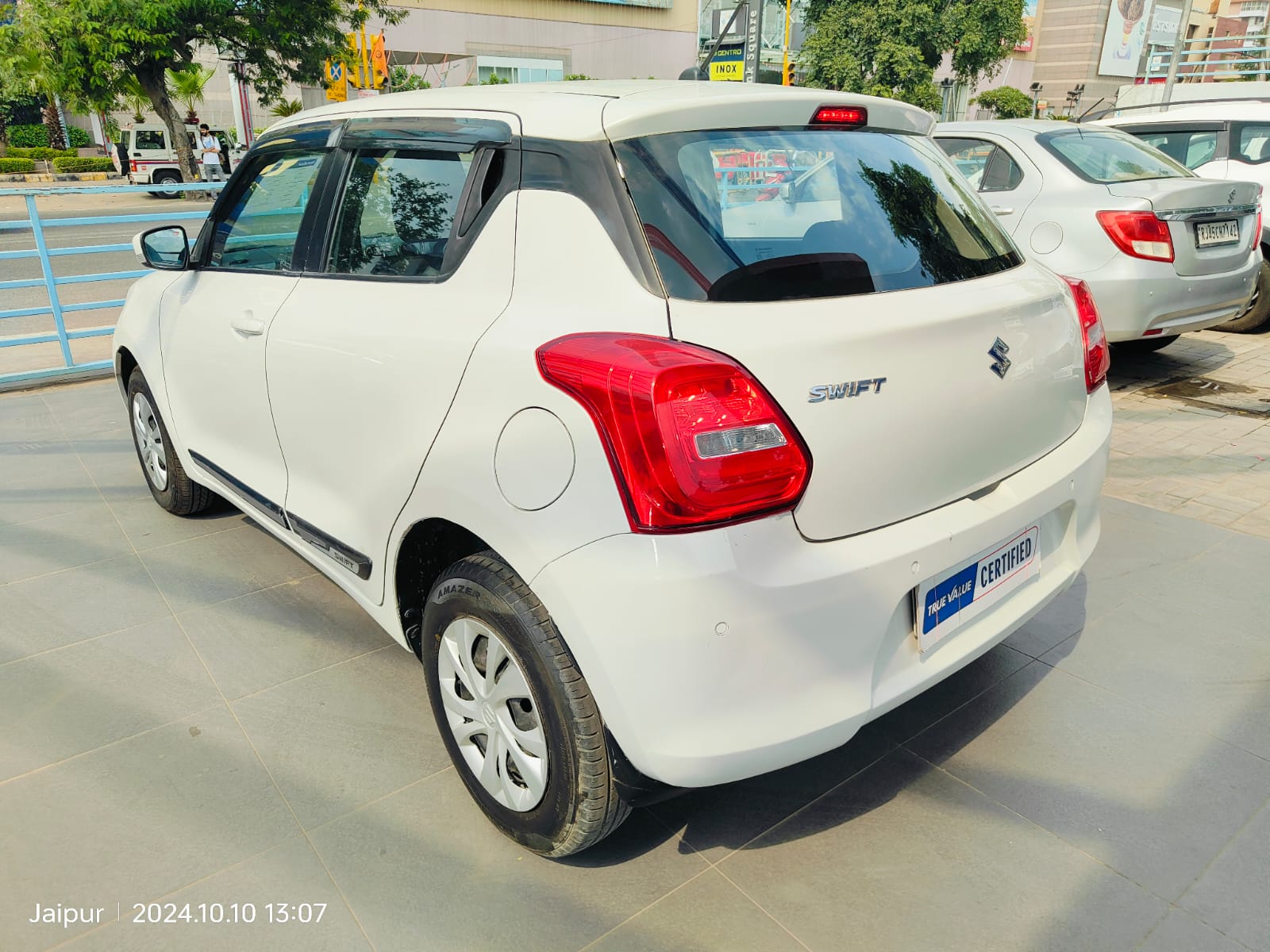 Maruti Suzuki Swift Vxi Ags- White