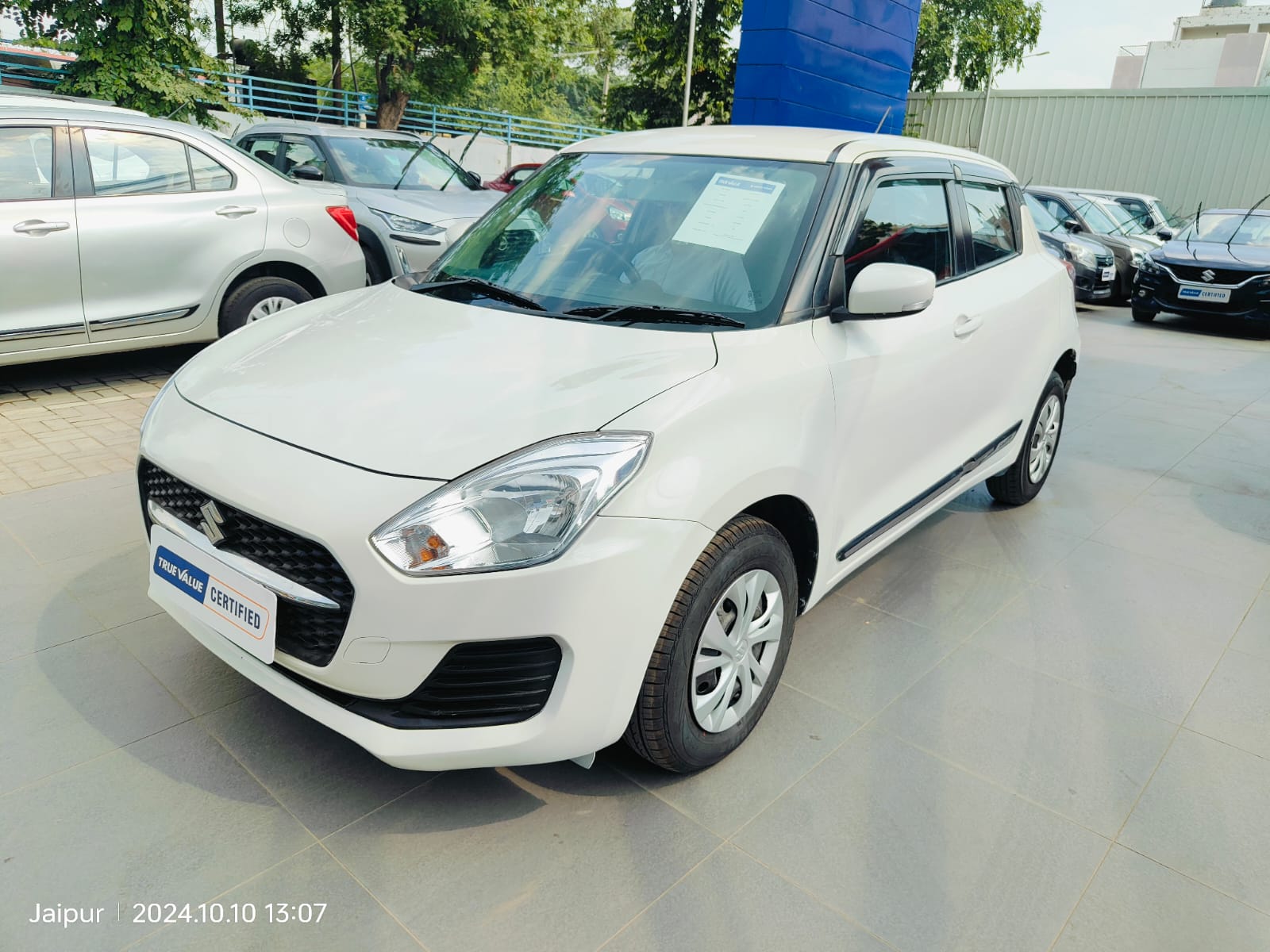 Maruti Suzuki Swift Vxi Ags- White