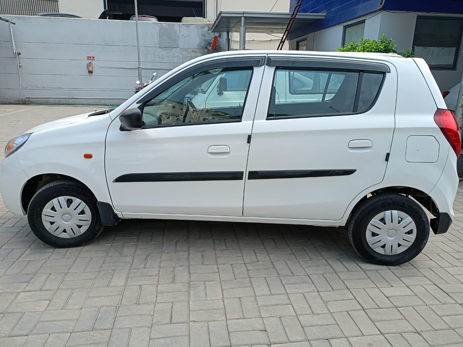 Maruti Suzuki Alto 800 Vxi- White