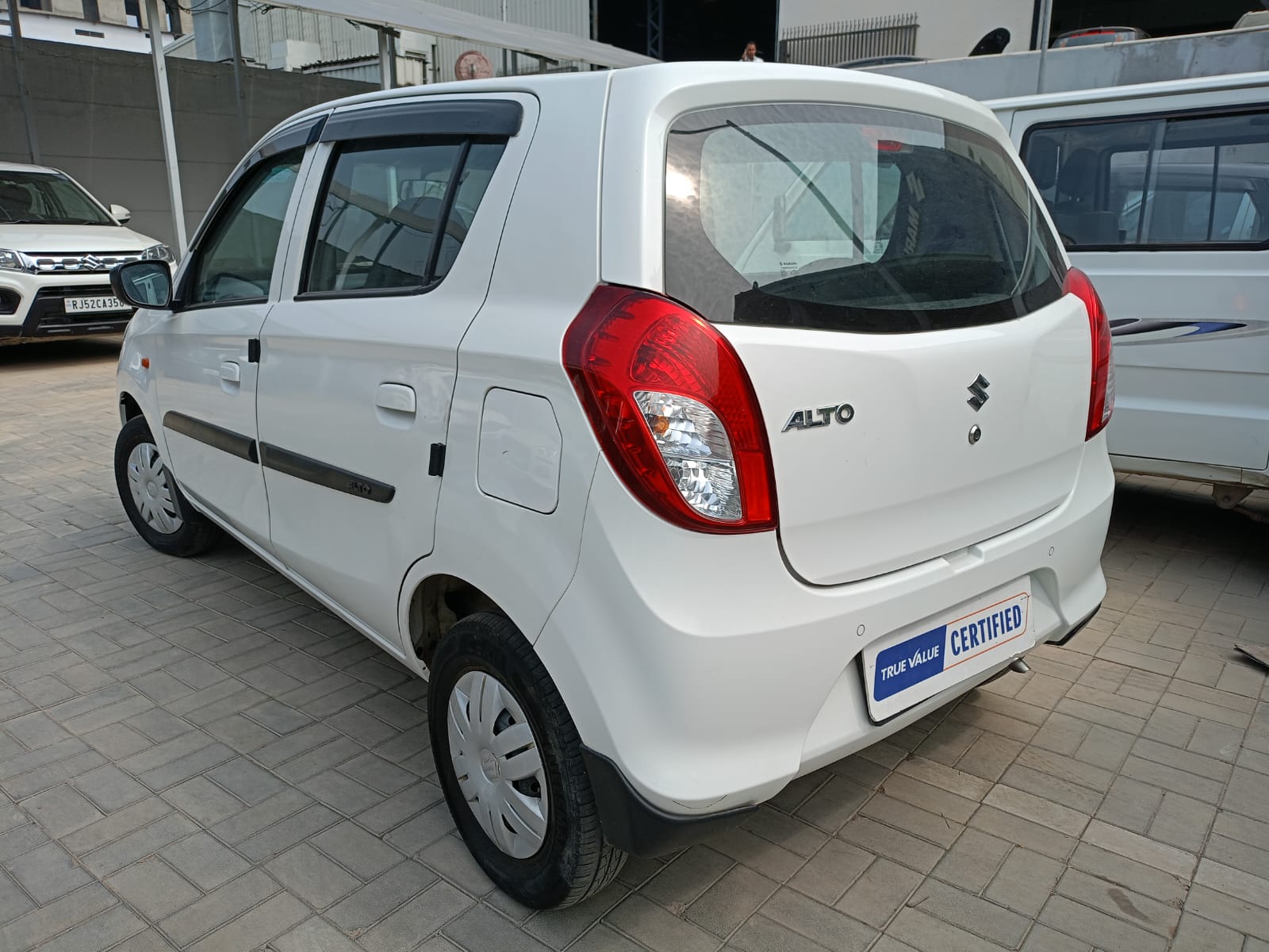 Maruti Suzuki Alto 800 Vxi- White