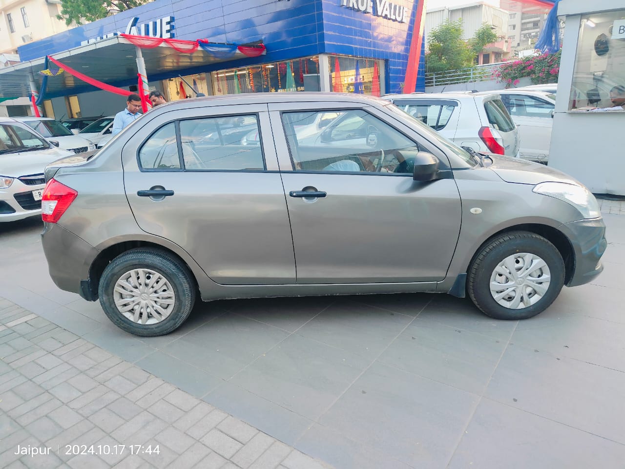 Maruti Suzuki Dzire Lxi- Grey