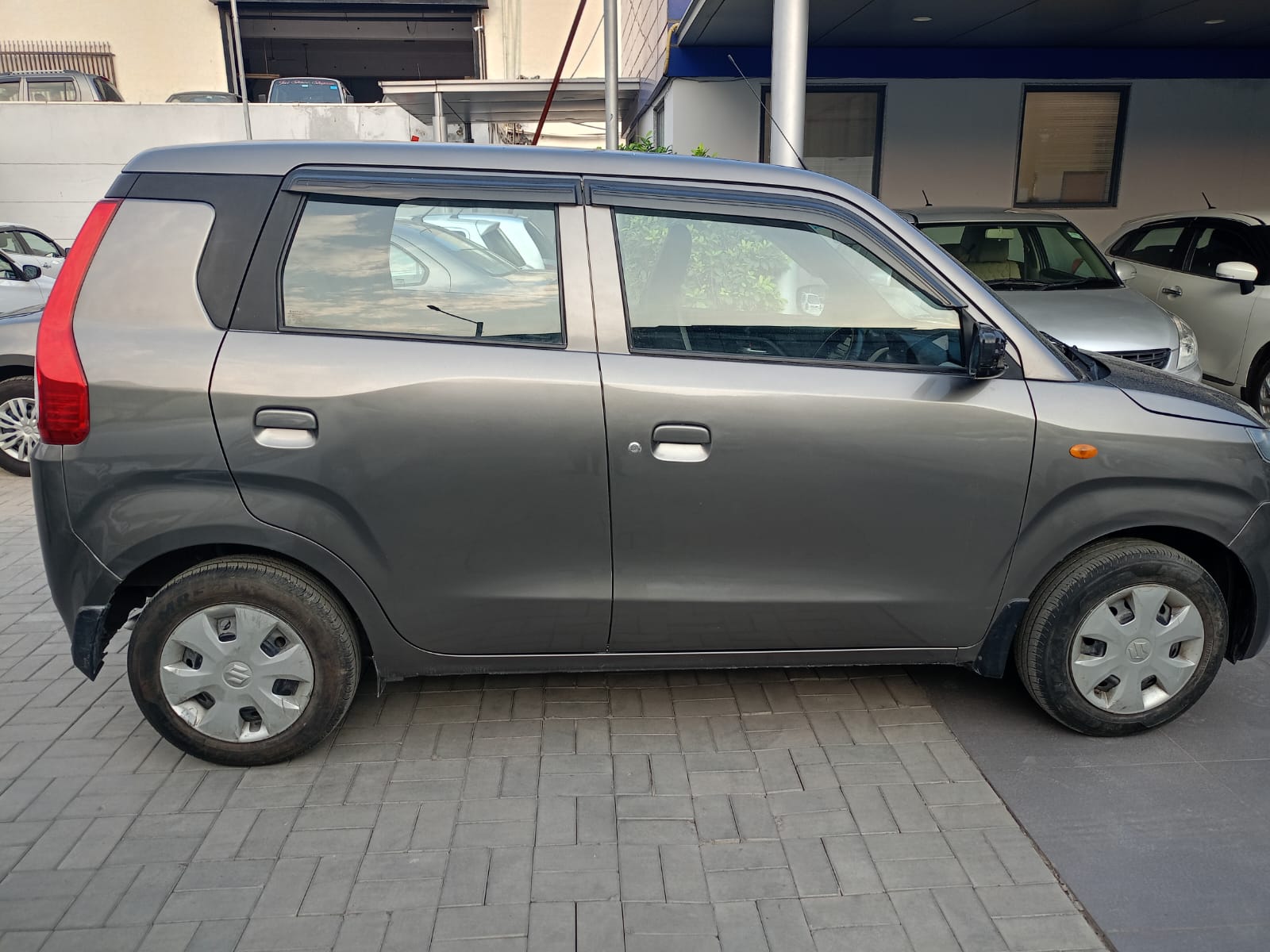 Maruti Suzuki Wagon R Vxi- Grey