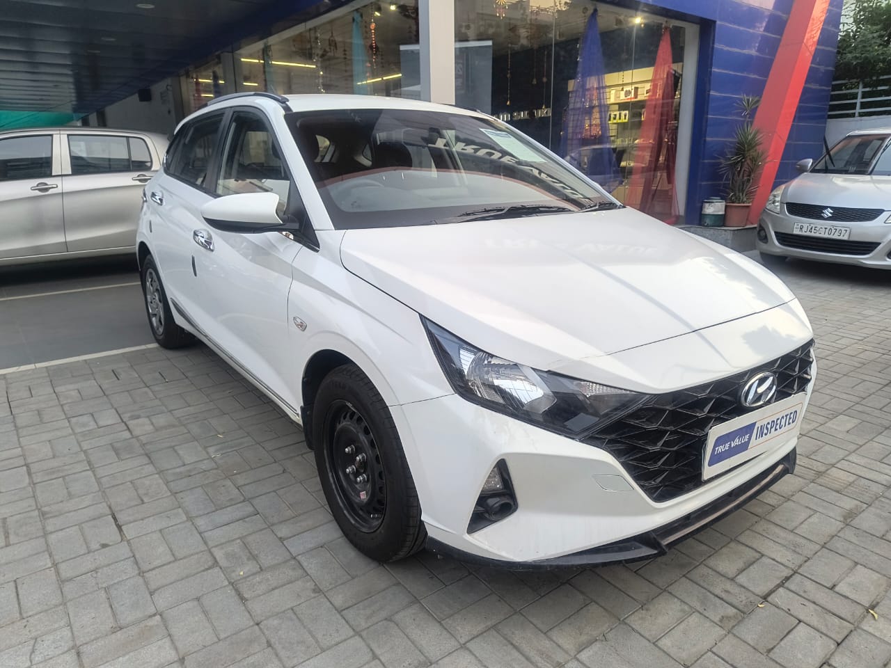 Hyundai I-20 Magna- White