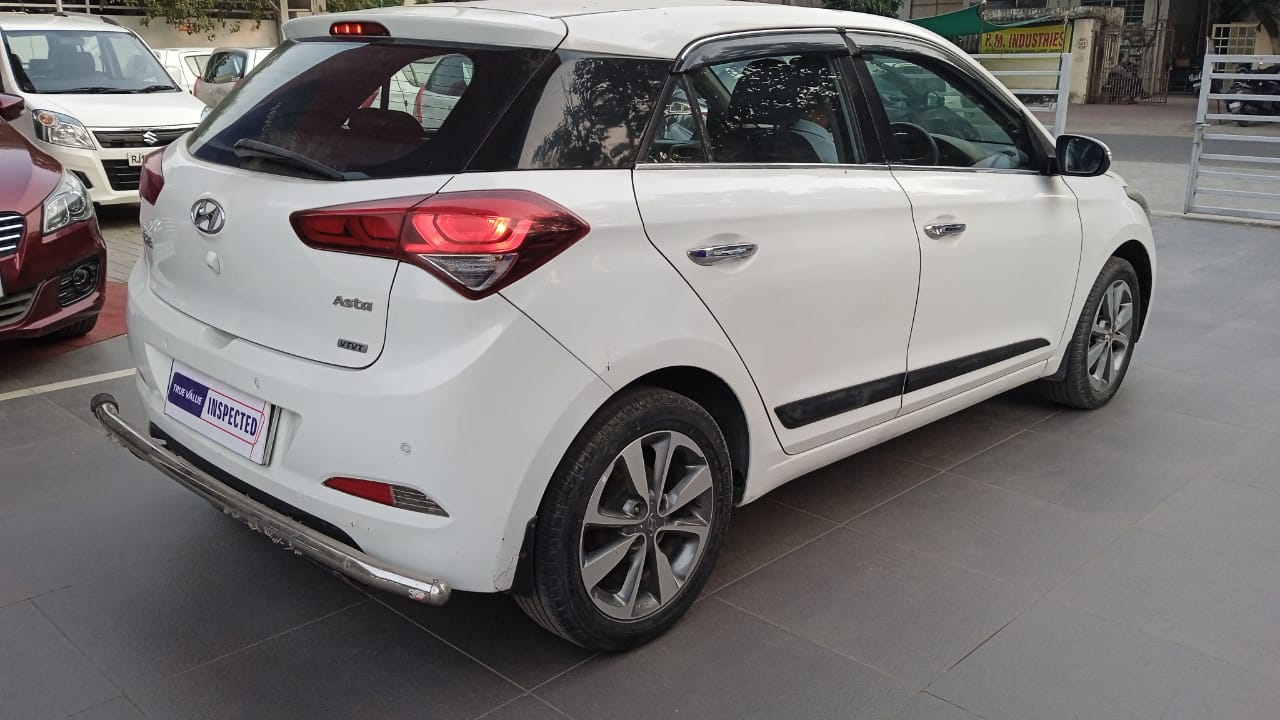 Hyundai I-20 Asta - White