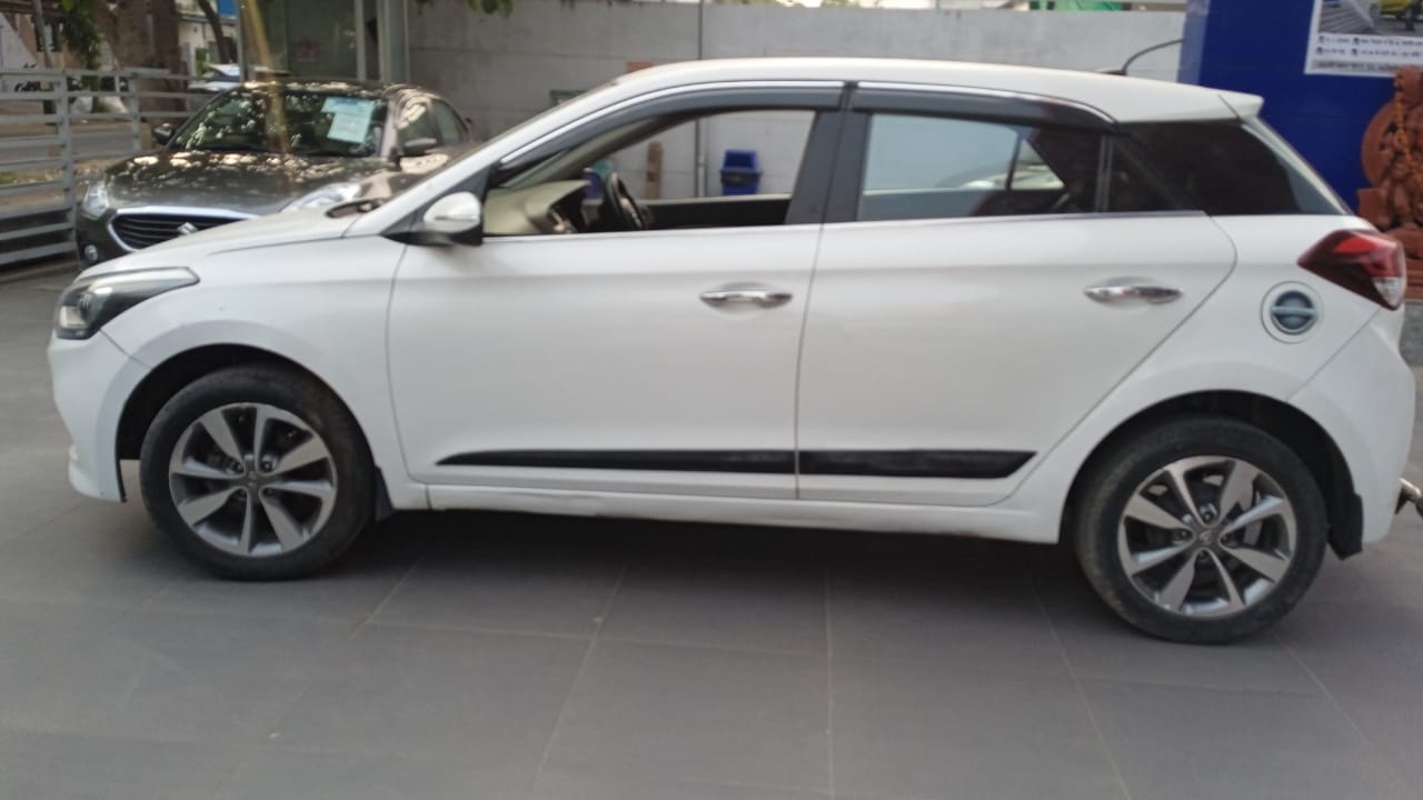 Hyundai I-20 Asta - White