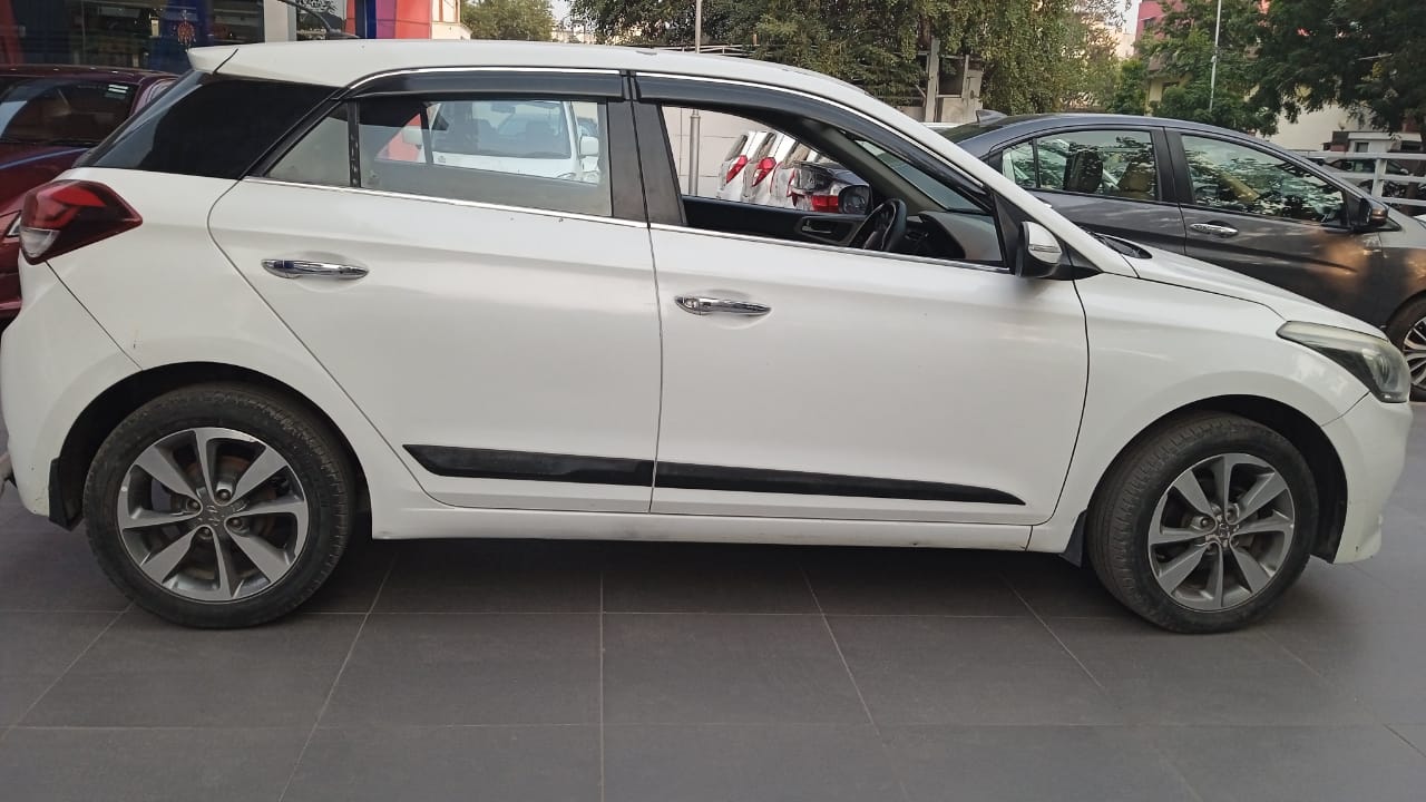 Hyundai I-20 Asta - White