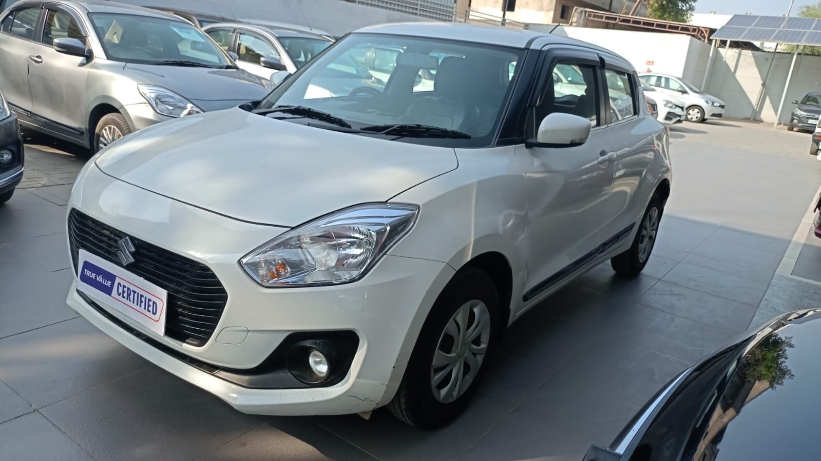 Maruti Suzuki Swift Vxi - White