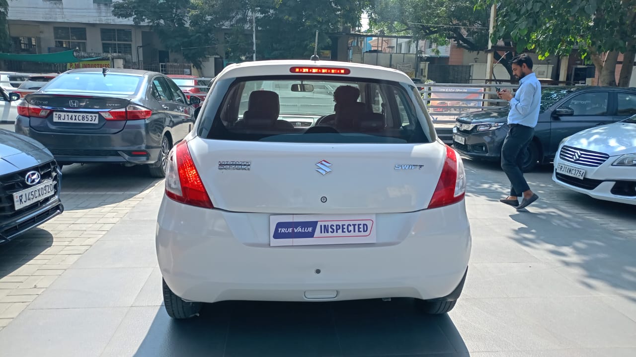 Maruti Suzuki Swift Lxi- White