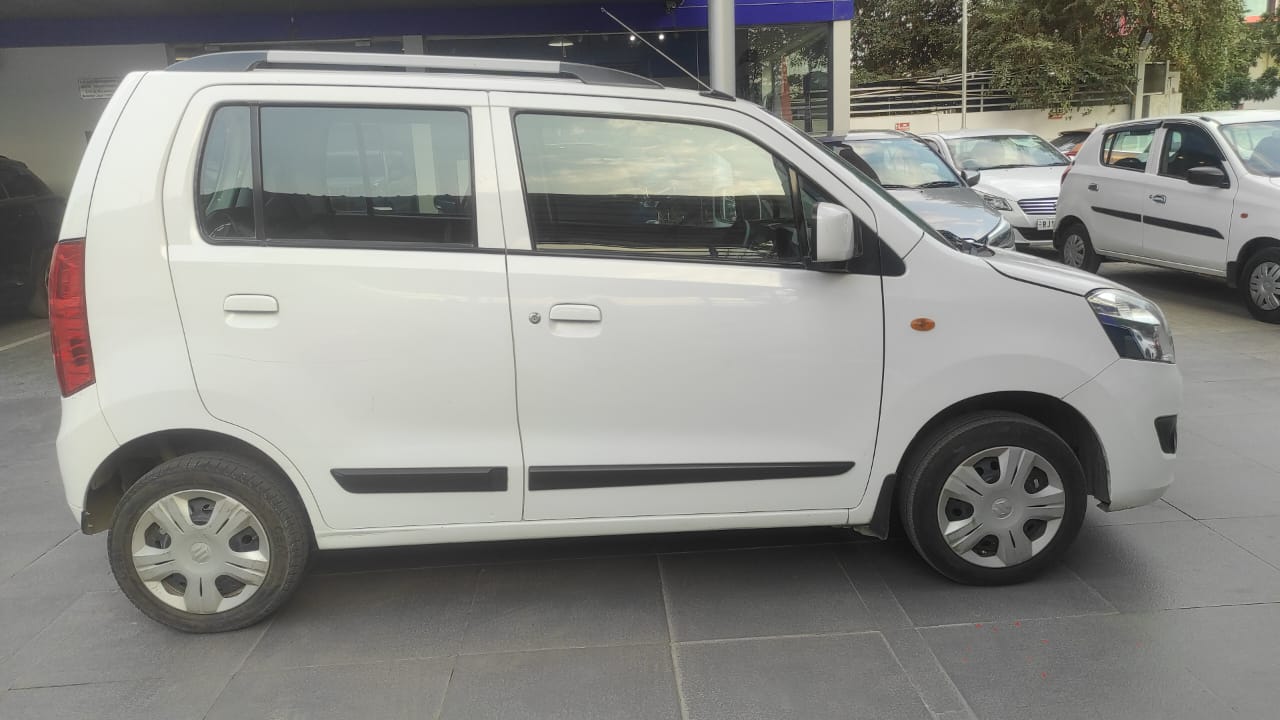 Maruti Suzuki Wagon R VXI AMT