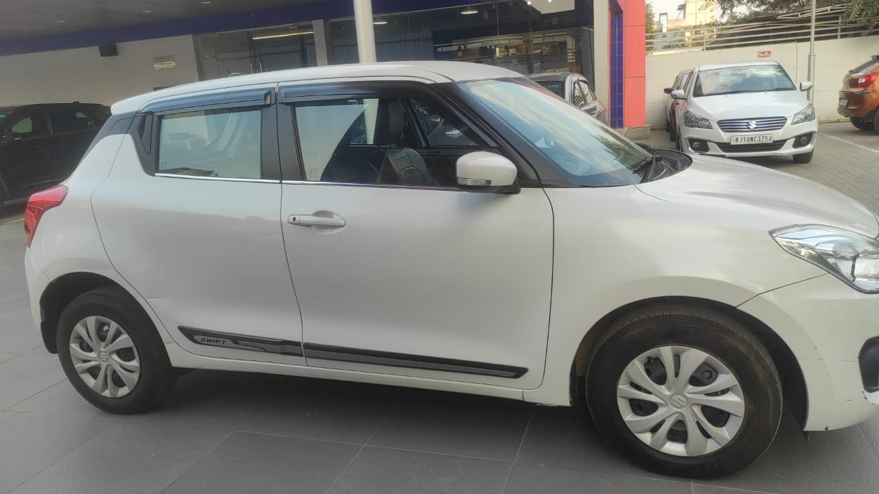 Maruti Suzuki Swift Vxi- White