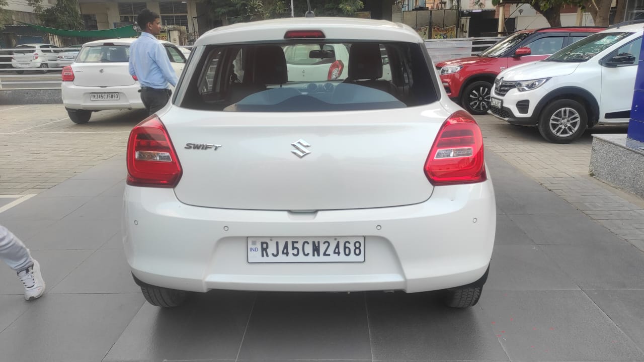 Maruti Suzuki Swift Vxi- White