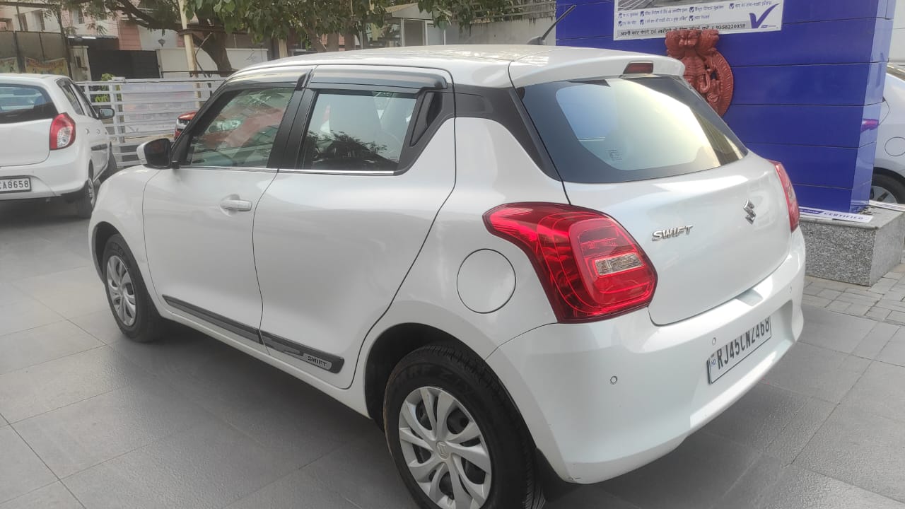 Maruti Suzuki Swift Vxi- White