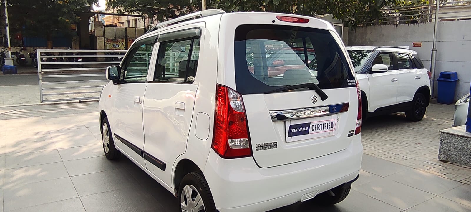 Maruti Suzuki Wagon R VXI AMT White