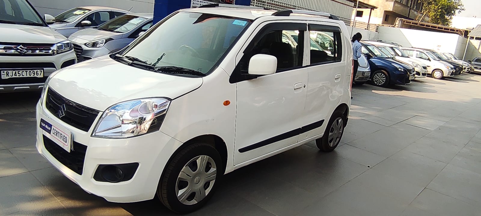 Maruti Suzuki Wagon R VXI AMT White