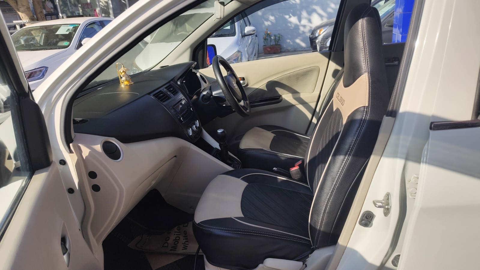 Maruti Suzuki Celerio Zxi - White