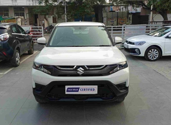 Maruti Suzuki Brezza Vxi- White