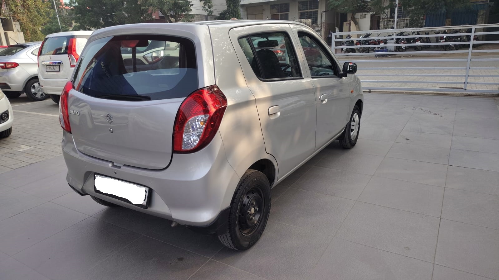 Maruti Suzuki Alto LXI - Silver