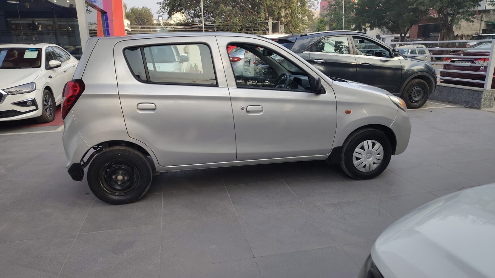 Maruti Suzuki Alto LXI - Silver