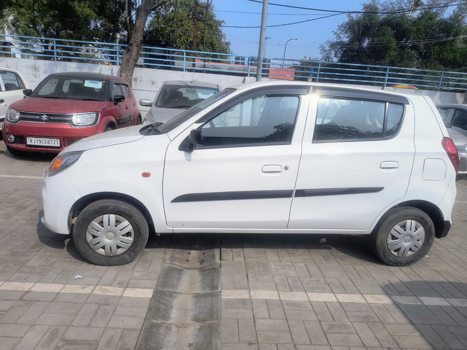 Maruti Suzuki Alto 800 LXI -White