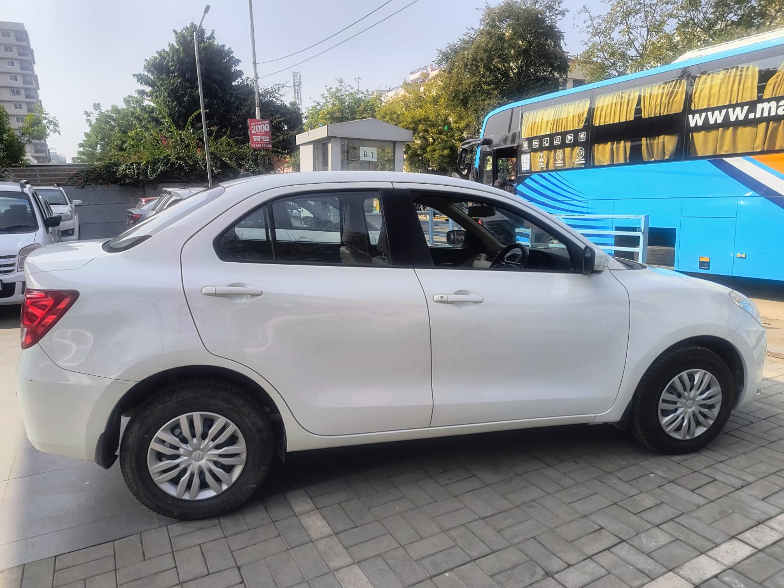 Maruti Suzuki Dzire VXI - White