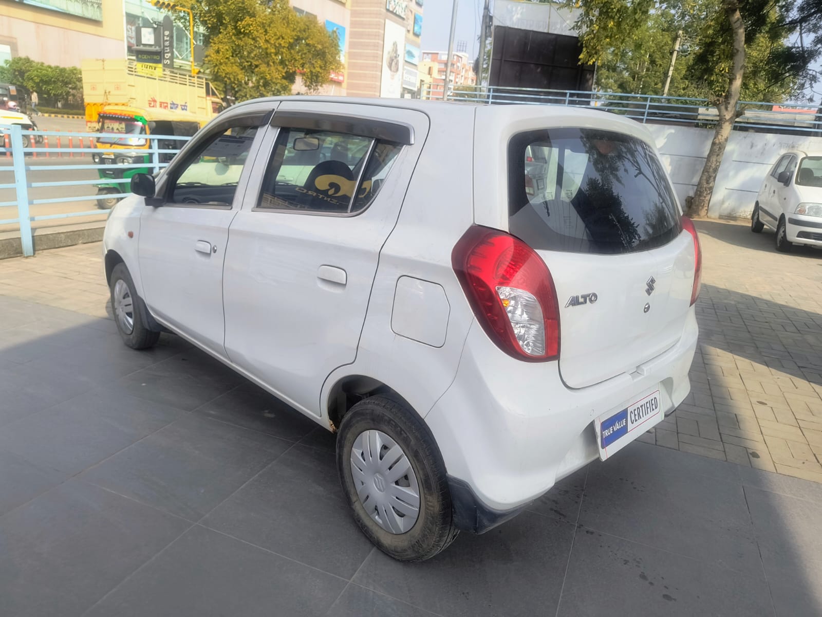 Maruti Suzuki Alto 800 LXI - White