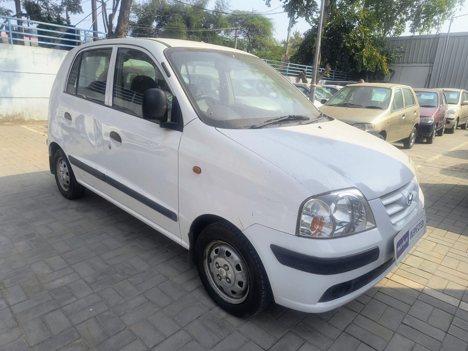 Hyundai - Santro GL - White