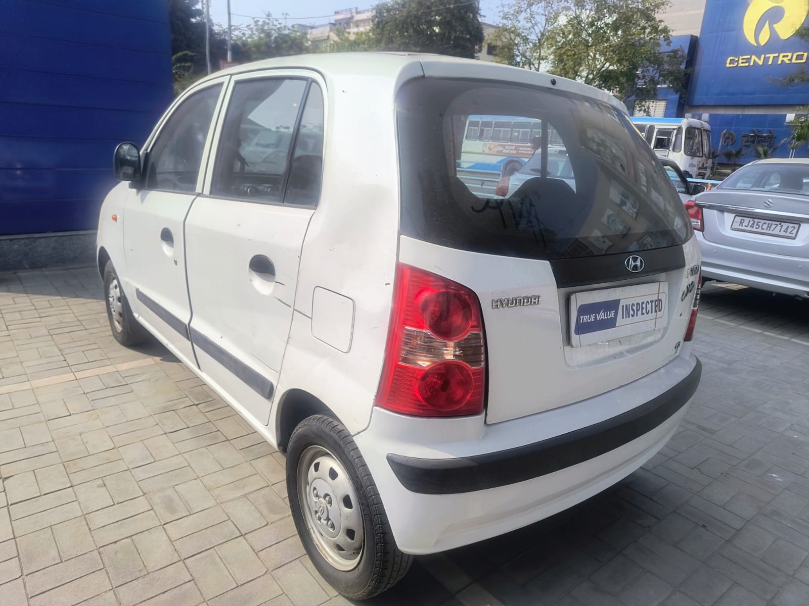 Hyundai - Santro GL - White