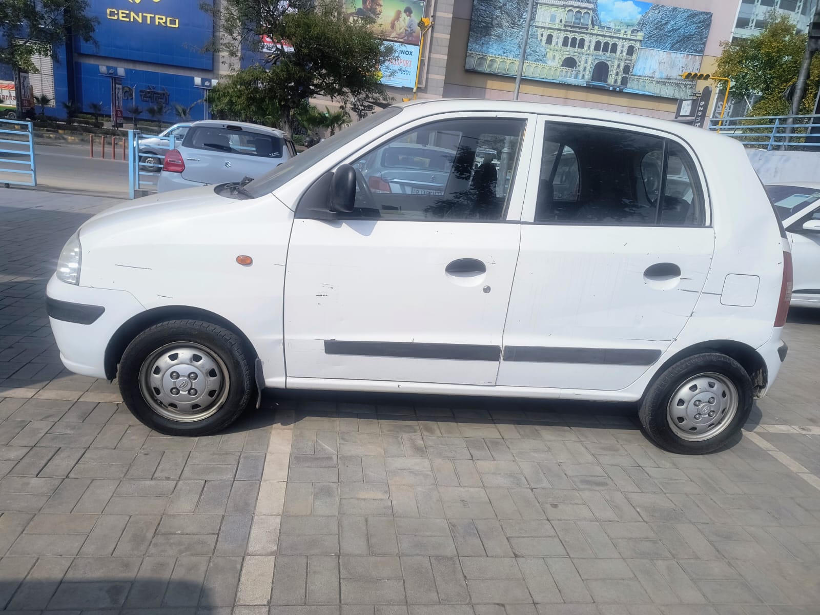 Hyundai - Santro GL - White