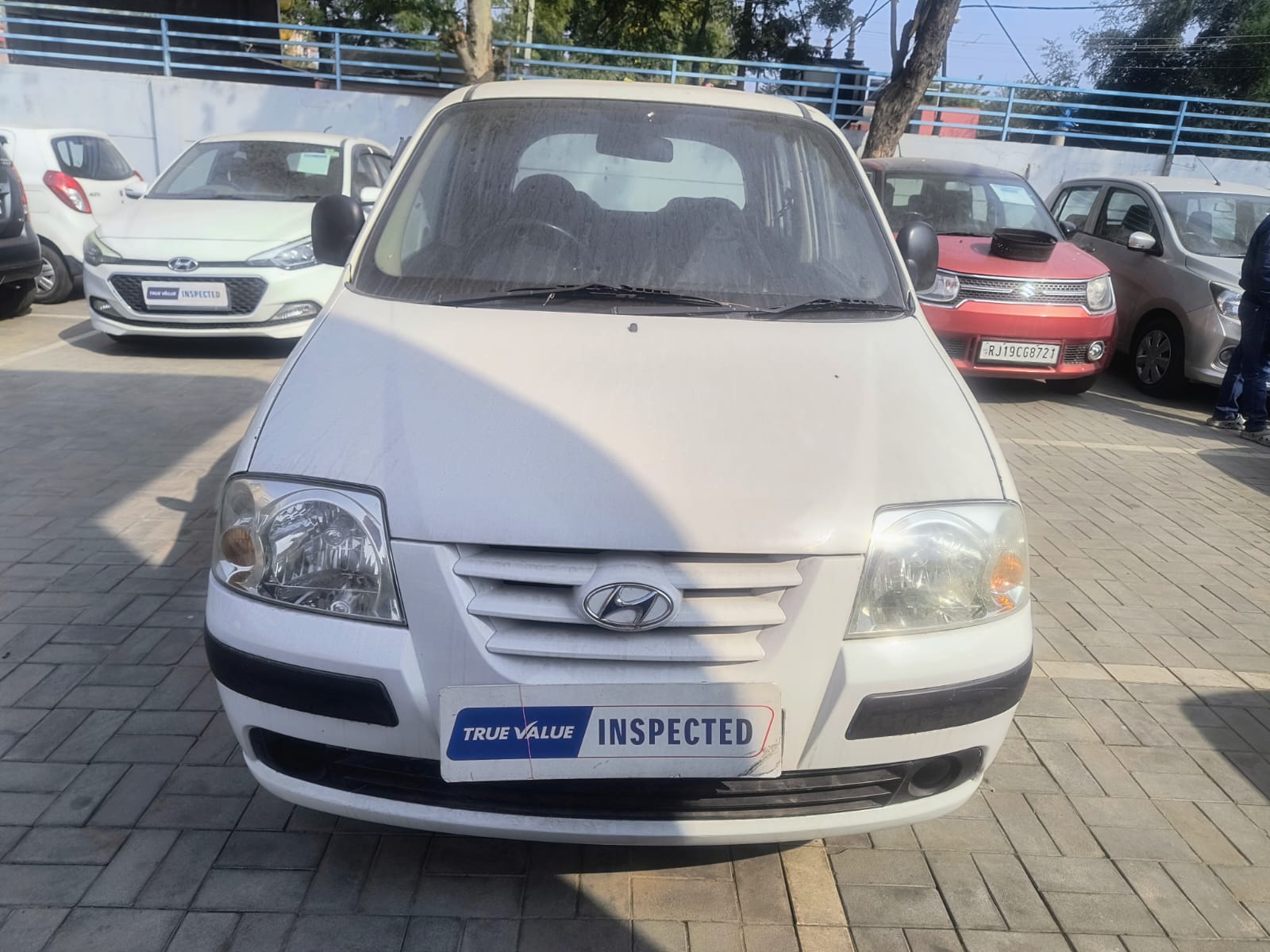 Hyundai - Santro GL - White