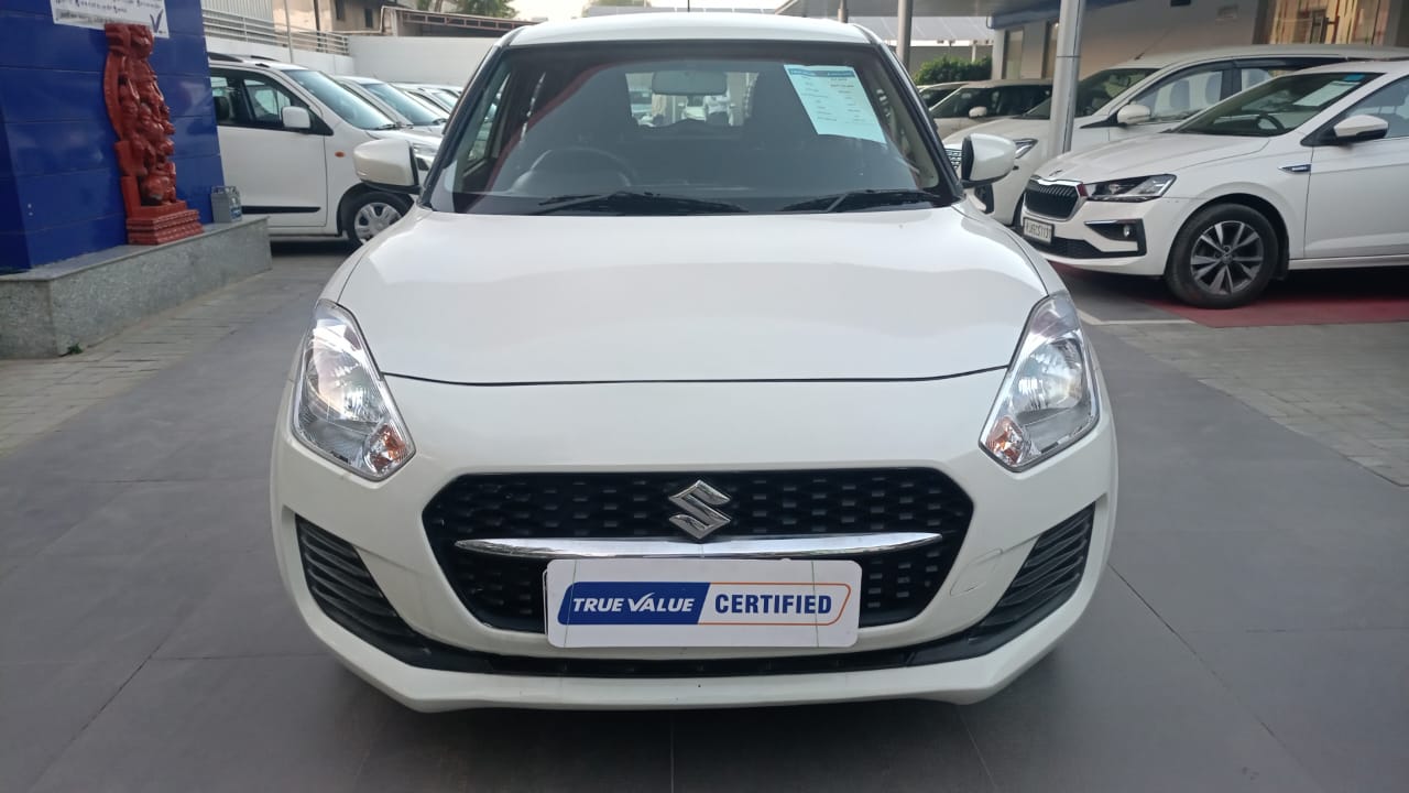 Maruti Suzuki Swift VXI AMT - White