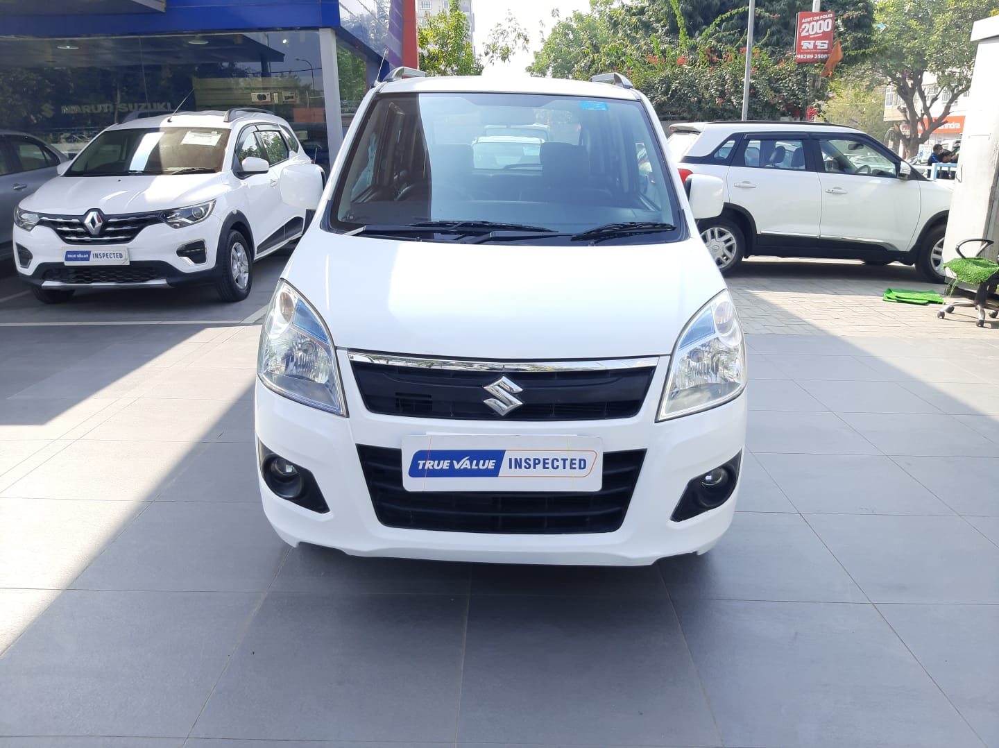 Maruti Suzuki Wagon R VXI AMT - White