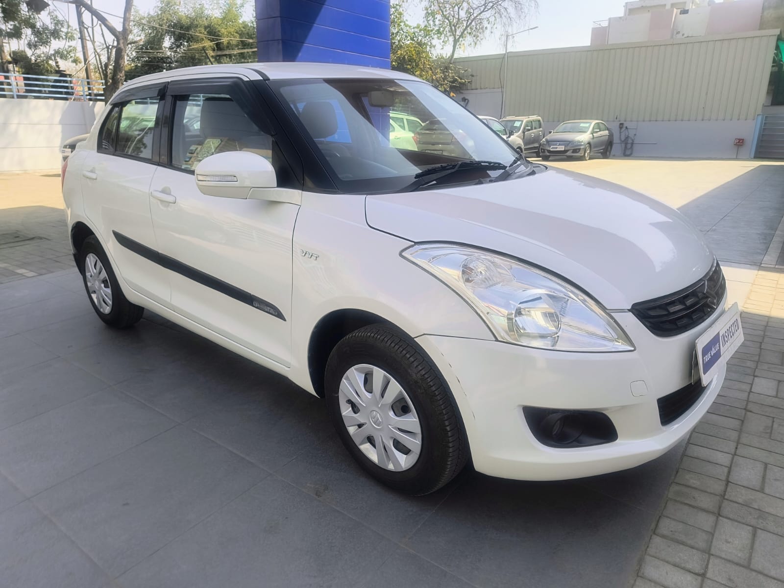 Maruti Suzuki - Dzire VXI