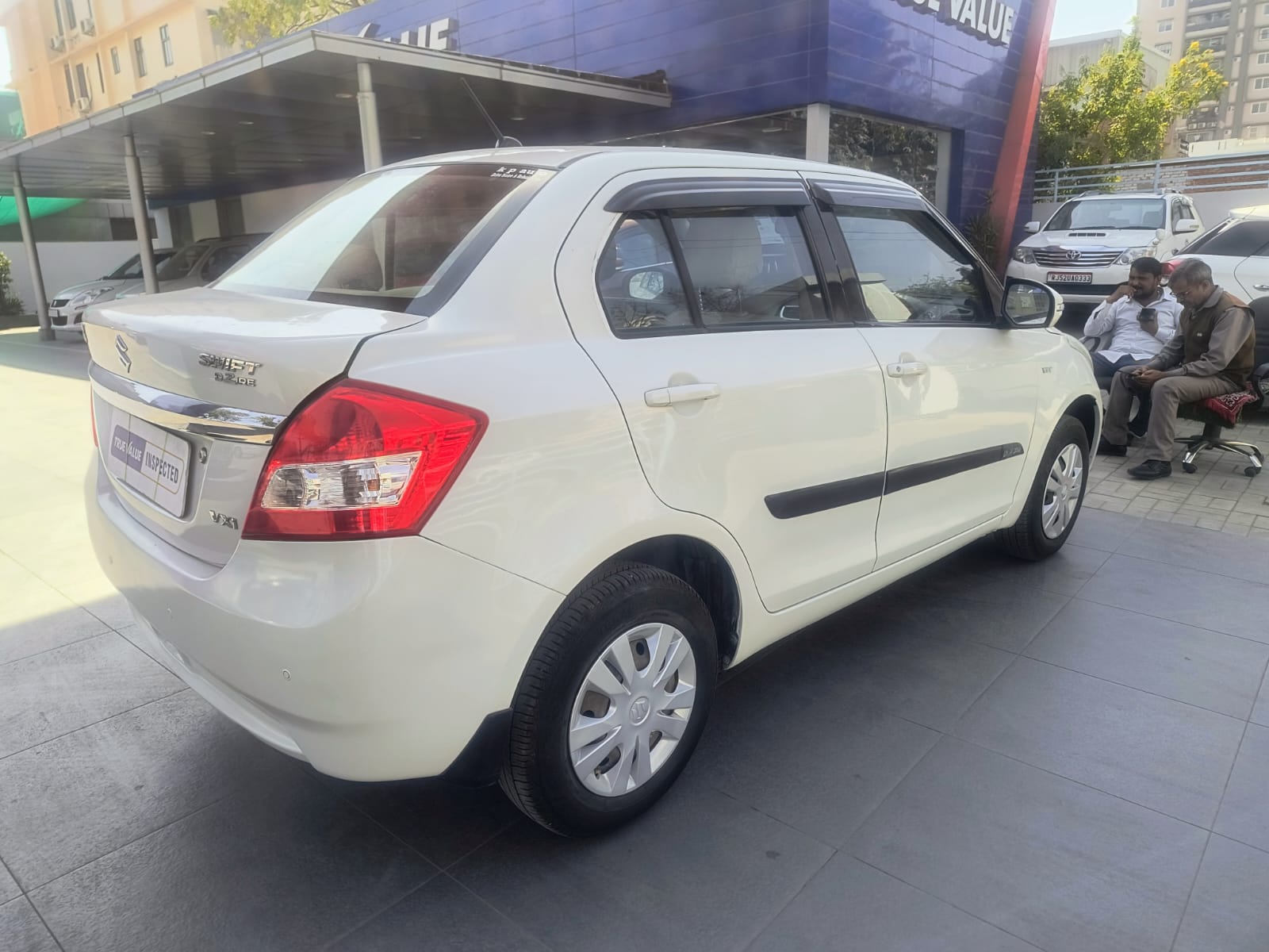 Maruti Suzuki - Dzire VXI