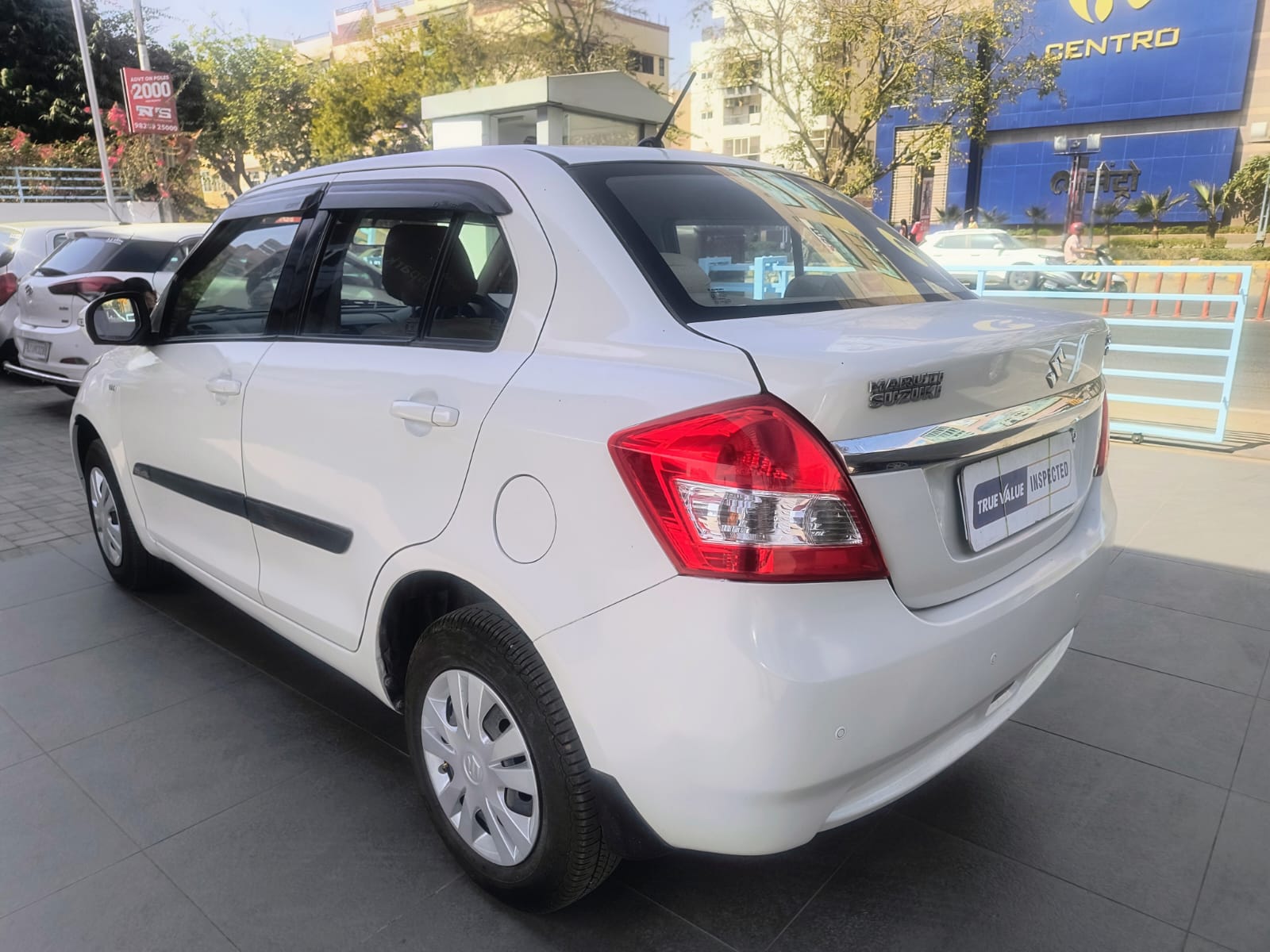 Maruti Suzuki - Dzire VXI