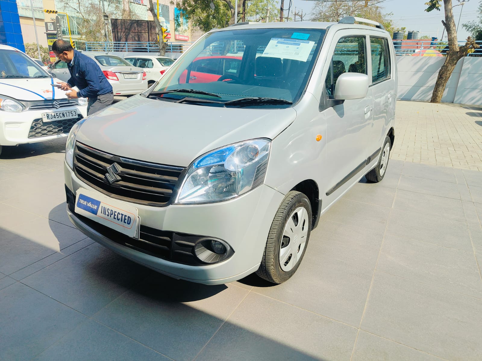 Maruti Suzuki - Wagon R VXI - Silver