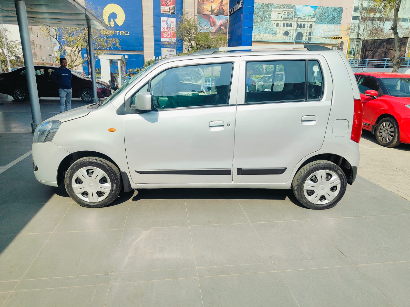 Maruti Suzuki - Wagon R VXI - Silver